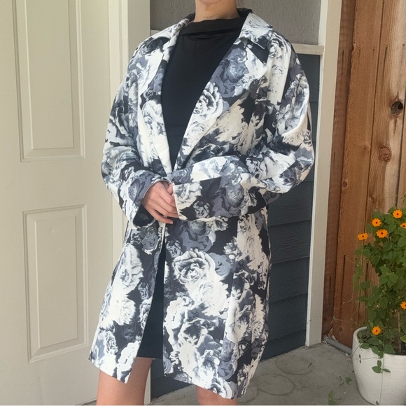 The Fifth Monochrome Floral Walking Home Coat - Picture 1 of 11
